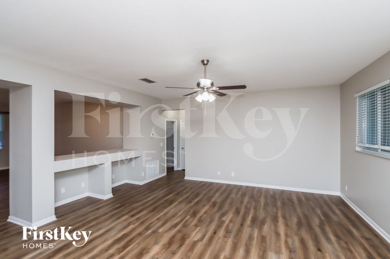 1476 Transcoro St Se - Photo 3 of 15