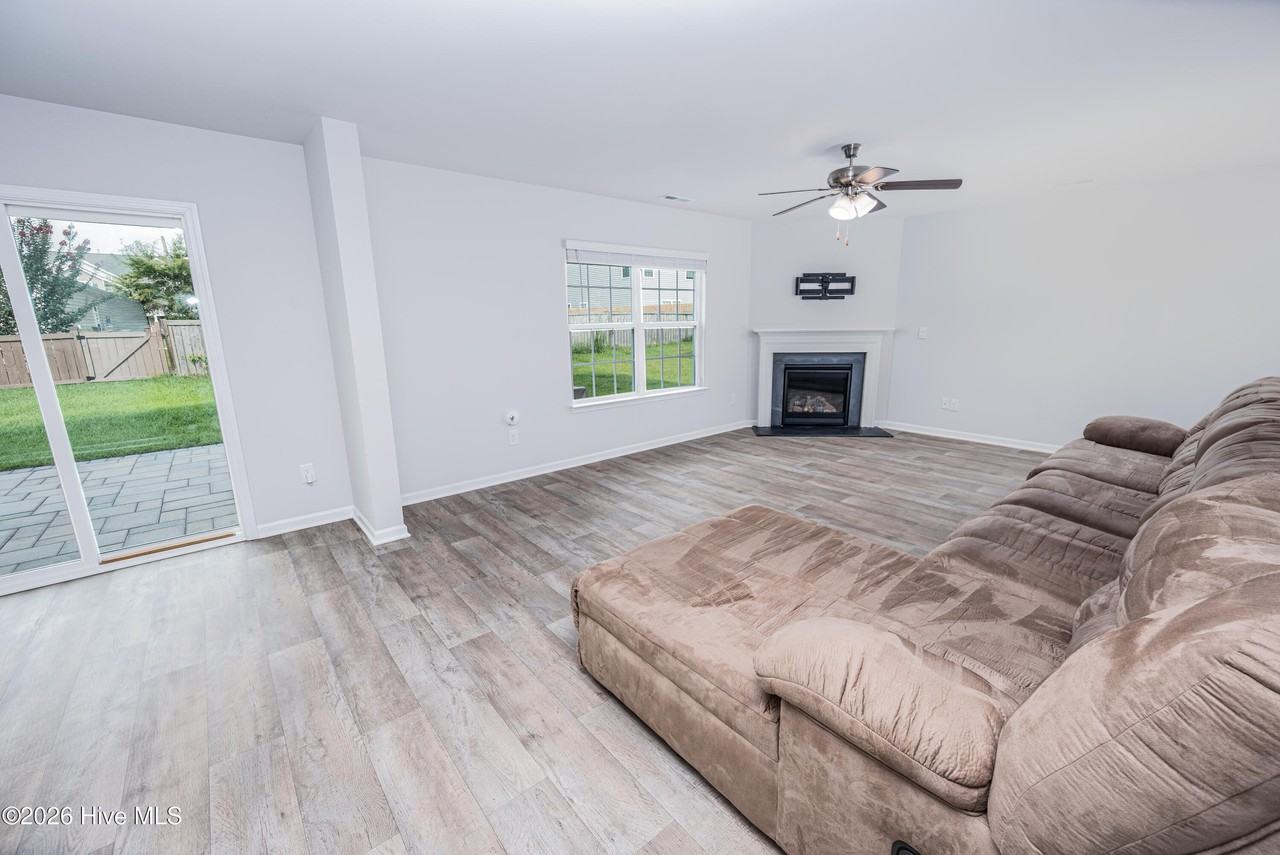 607 Ava St - Photo 5 of 23