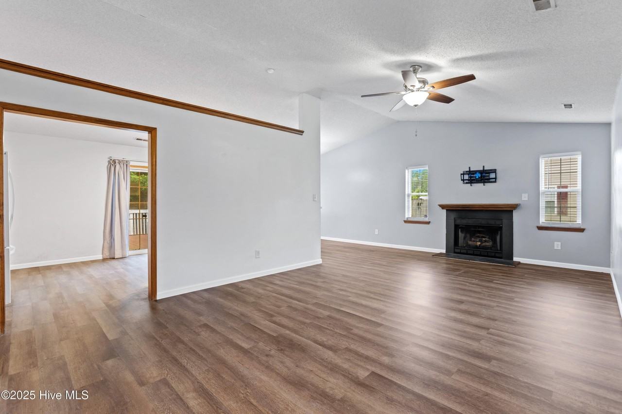 103 Nicole Ct - Photo 4 of 22