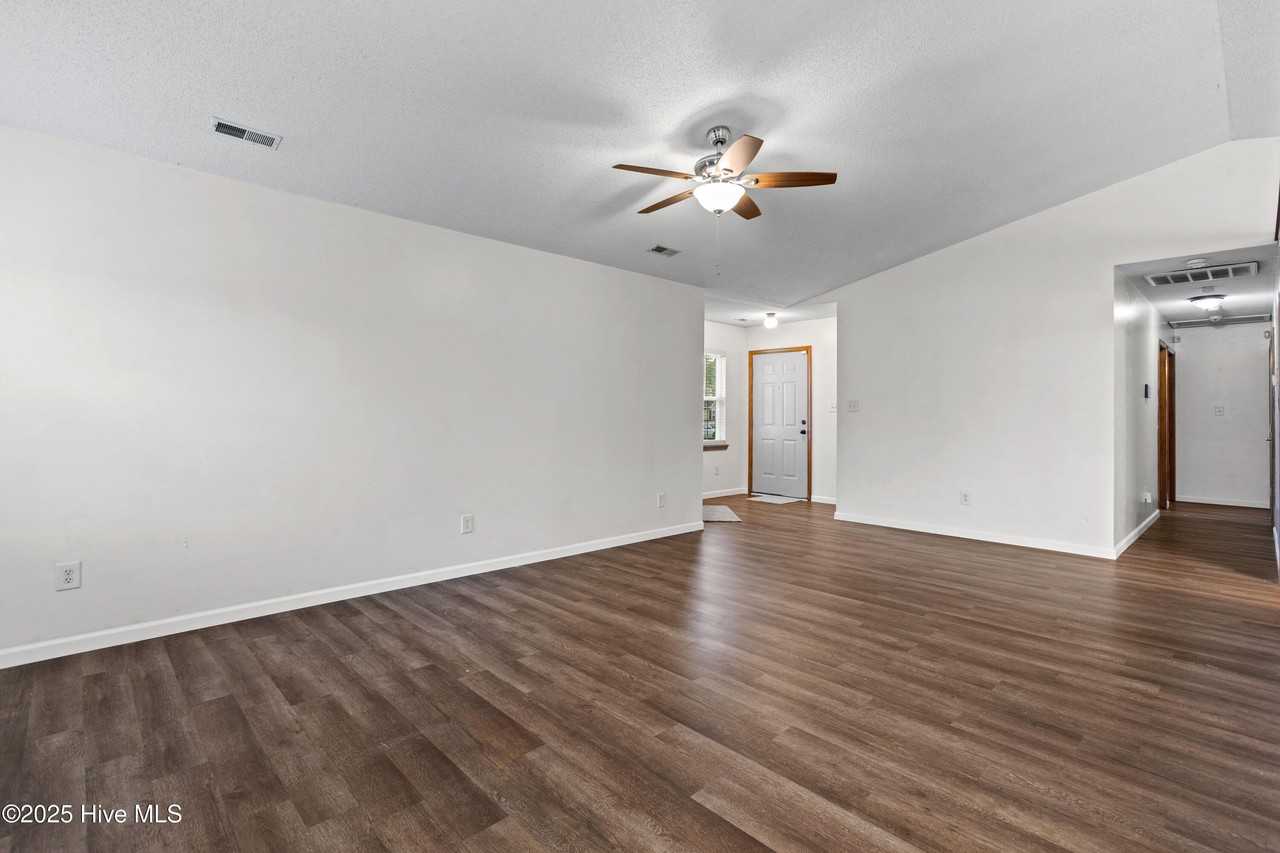 103 Nicole Ct - Photo 6 of 22