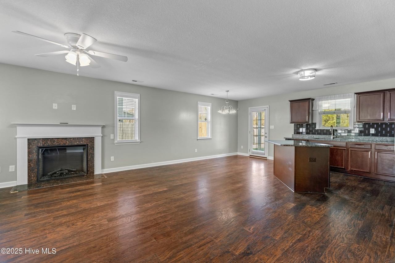 706 Ashley Meadow Ln - Photo 4 of 23