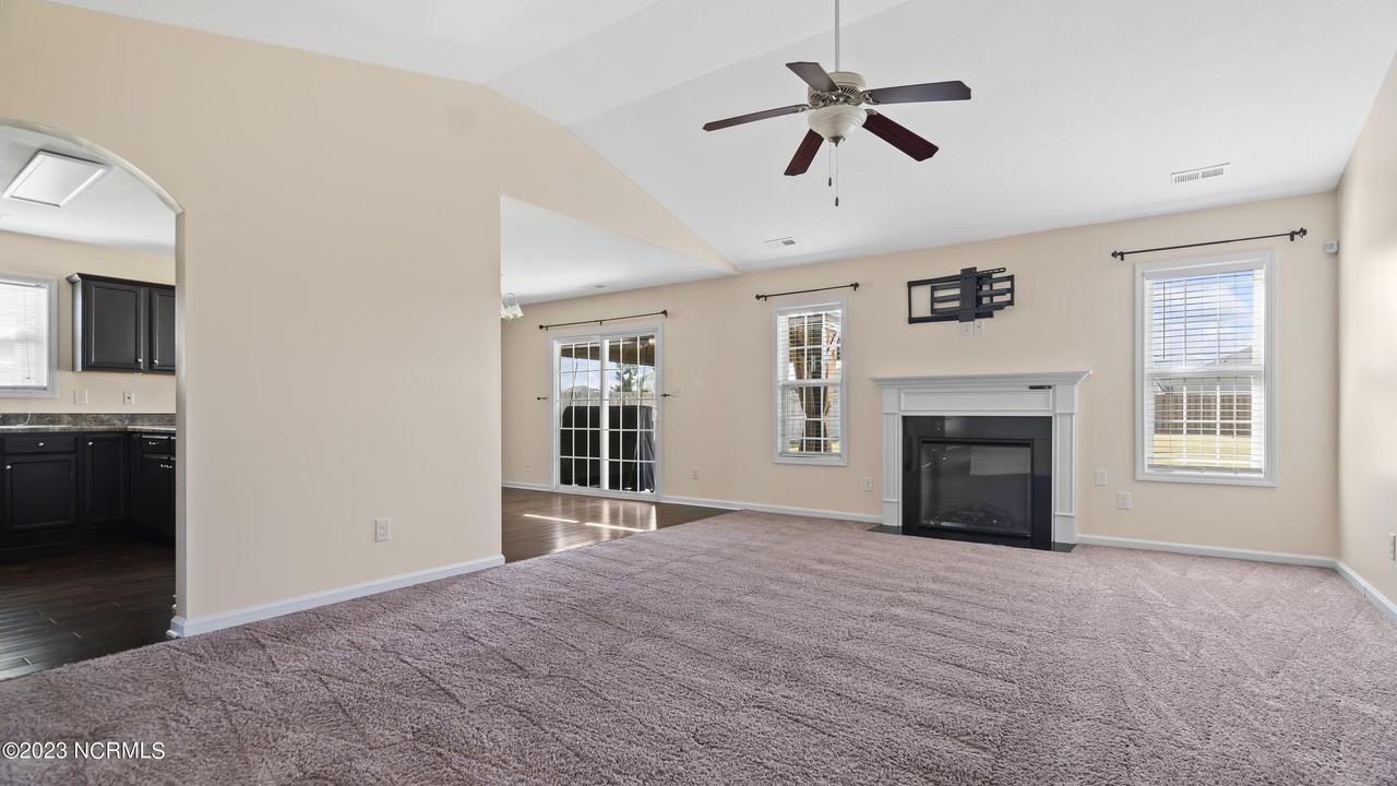 132 Prelude Dr - Photo 4 of 34
