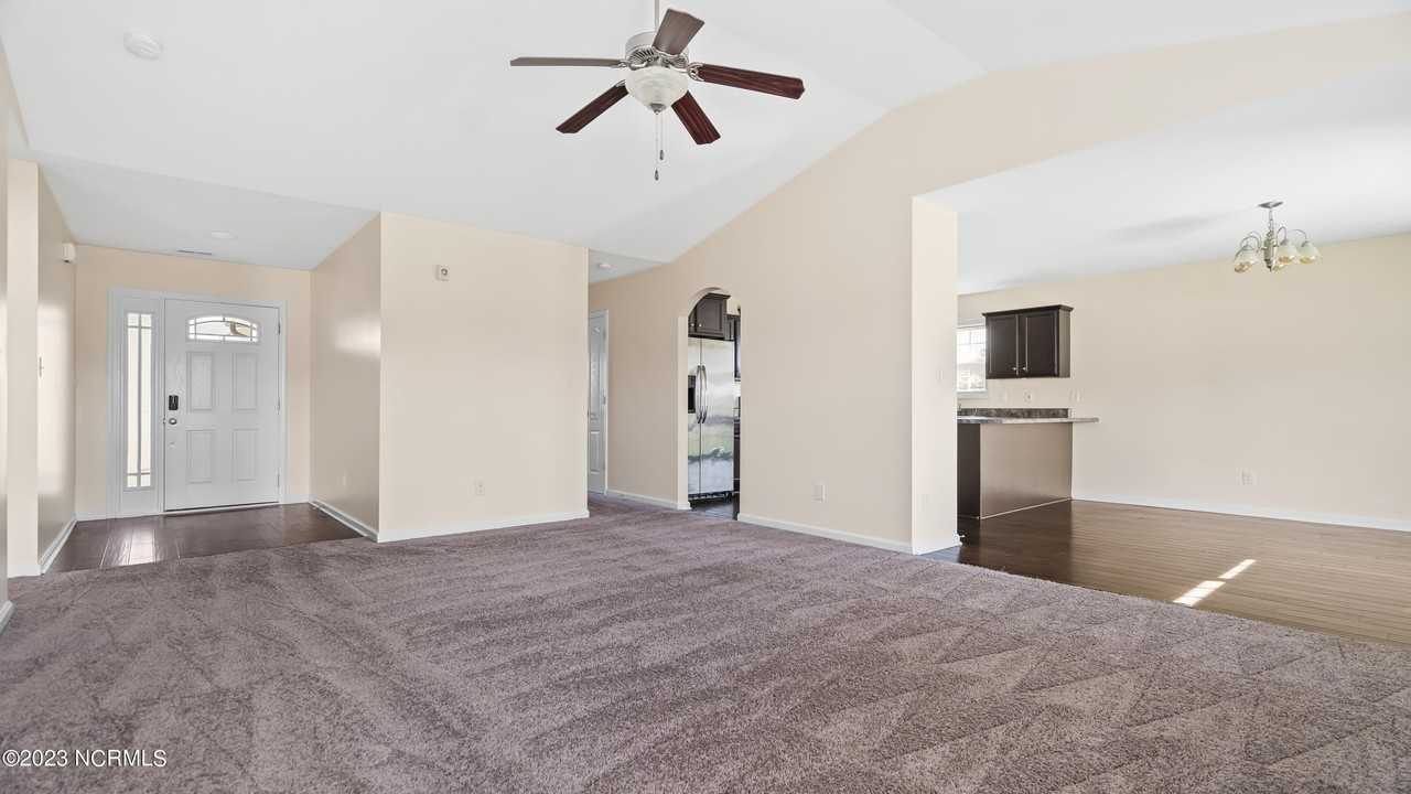 132 Prelude Dr - Photo 7 of 34