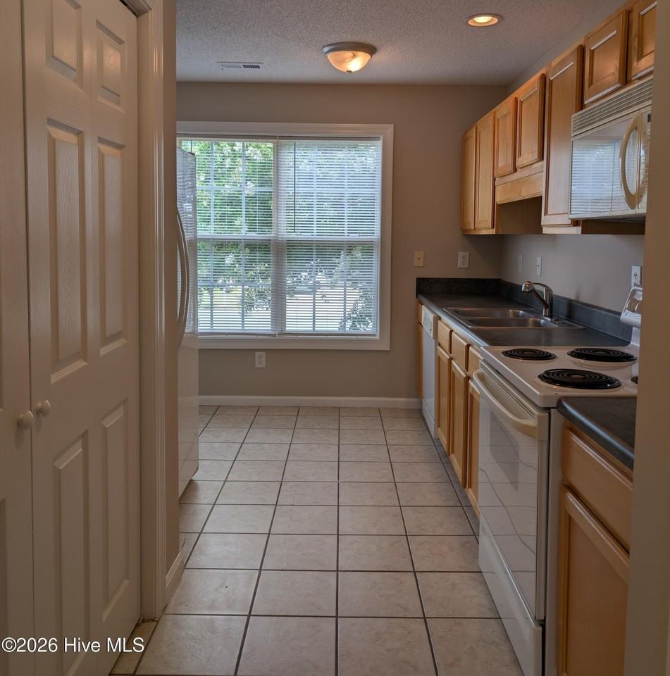 5115 Deveron St #B - Photo 6 of 20