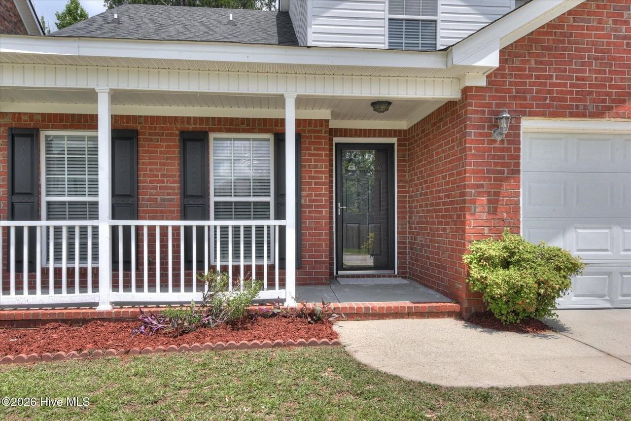 7604 Pleasantville Way - Photo 4 of 43