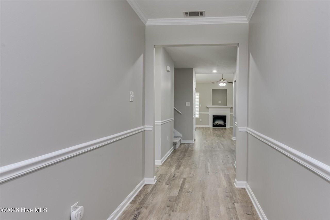7604 Pleasantville Way - Photo 5 of 43