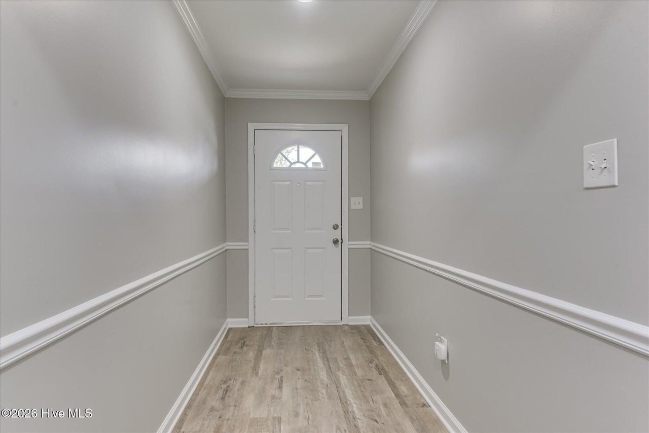 7604 Pleasantville Way - Photo 6 of 43