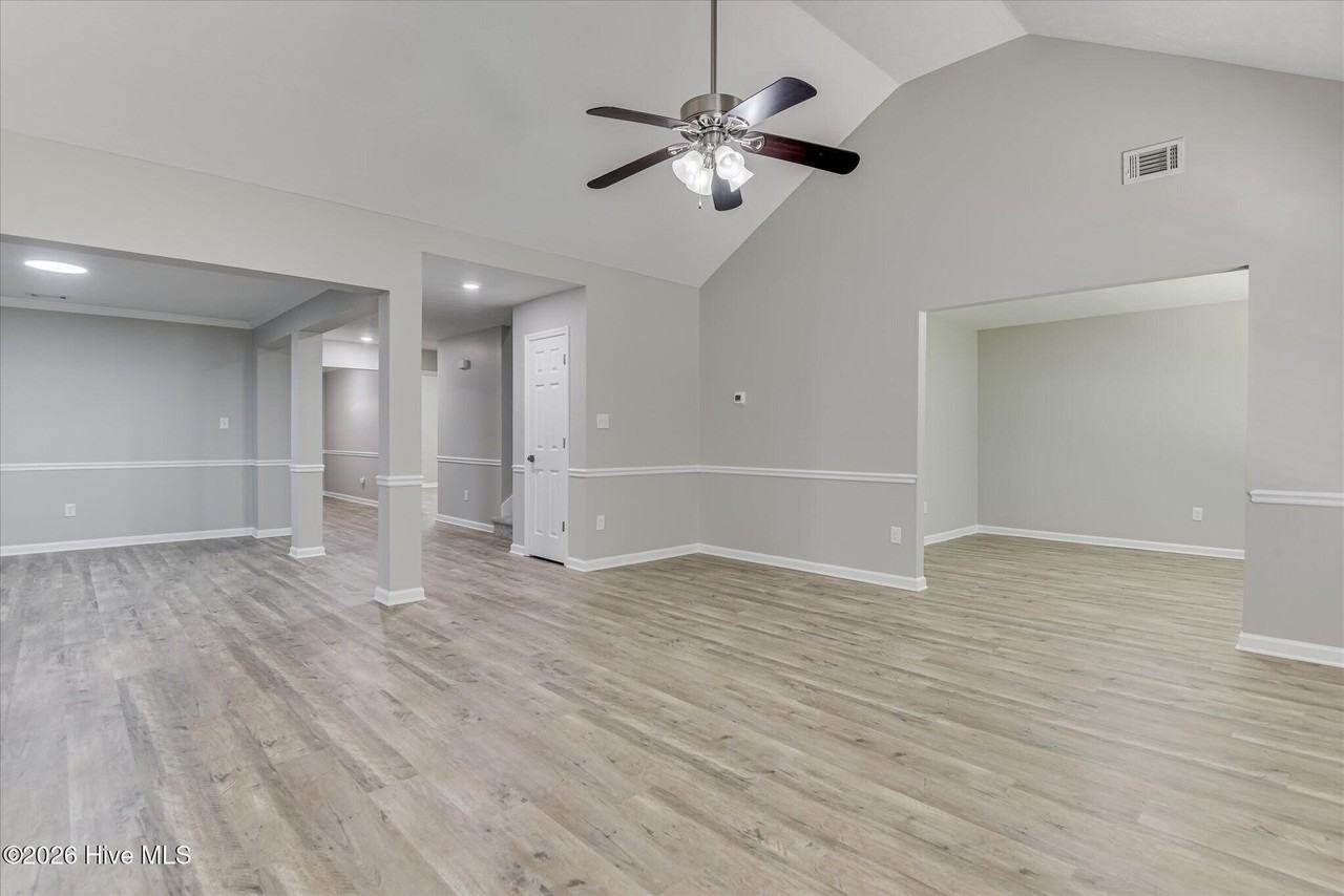 7604 Pleasantville Way - Photo 7 of 43