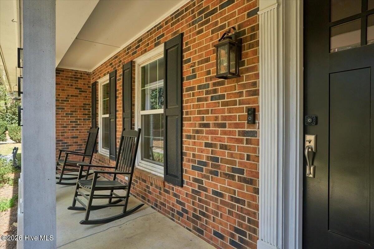 109 Grampian Way - Photo 3 of 46