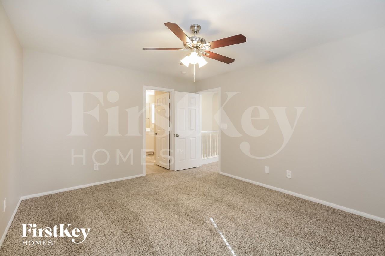10219 Falling Needle Ave - Photo 7 of 15