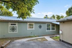 102 Crestview - Photo 1 of 1