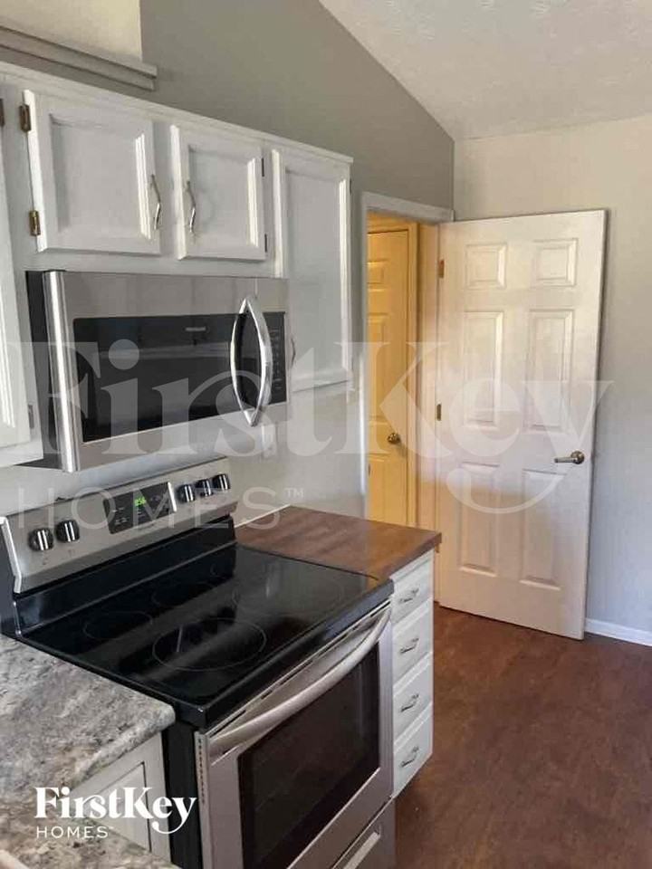 20828 Summitt Rd - Photo 4 of 13
