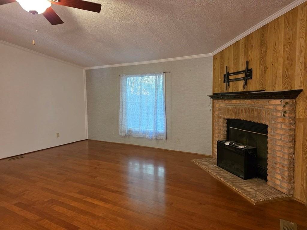 1723 Scott Rd - Photo 3 of 25