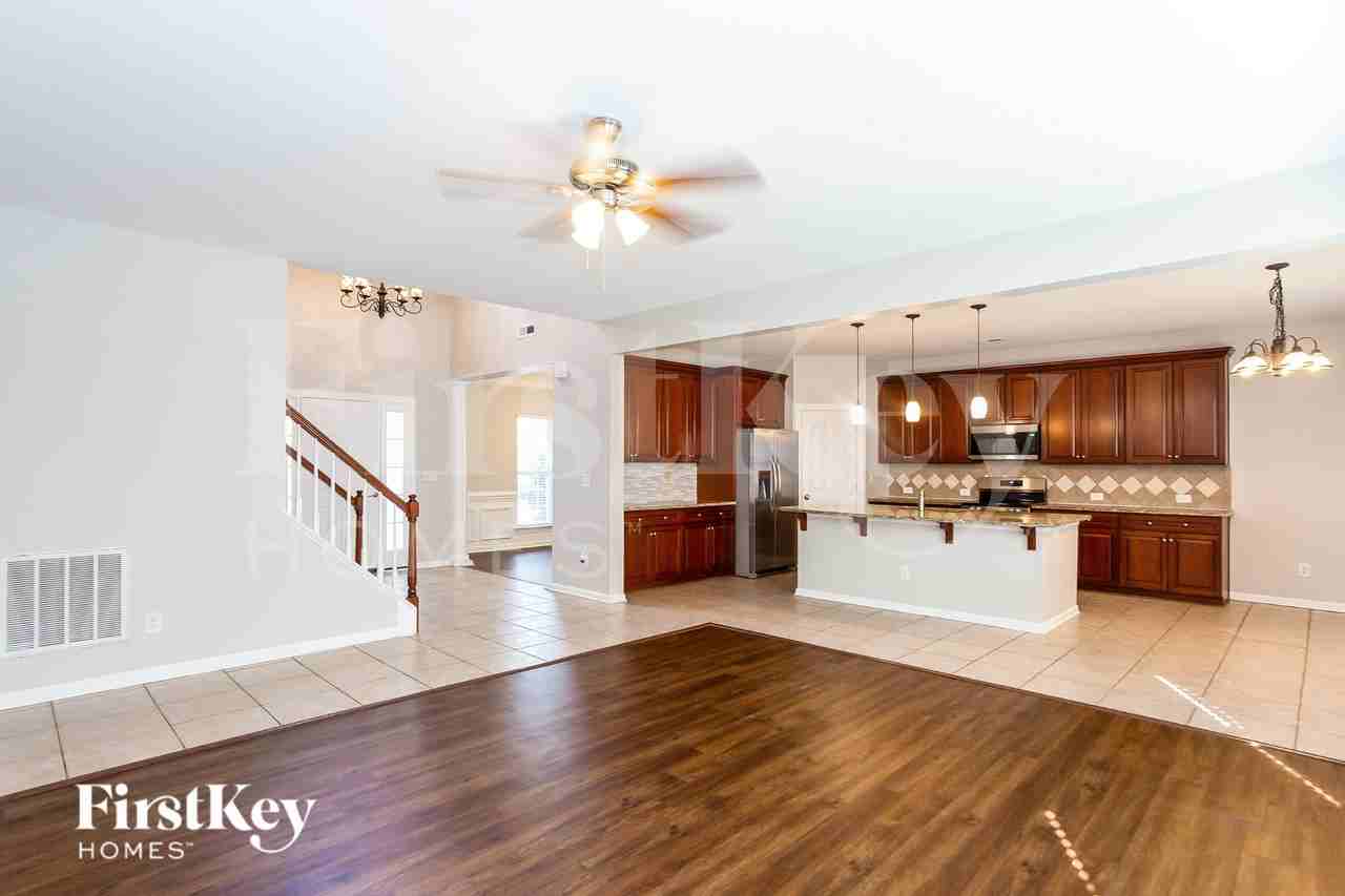 4018 Caldwell Ridge Pkwy - Photo 3 of 19