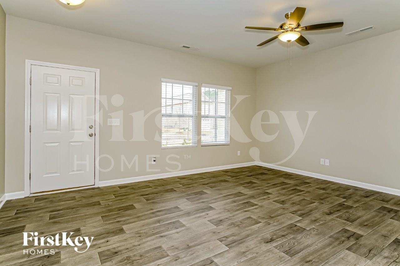 309 Connect Dr - Photo 2 of 18