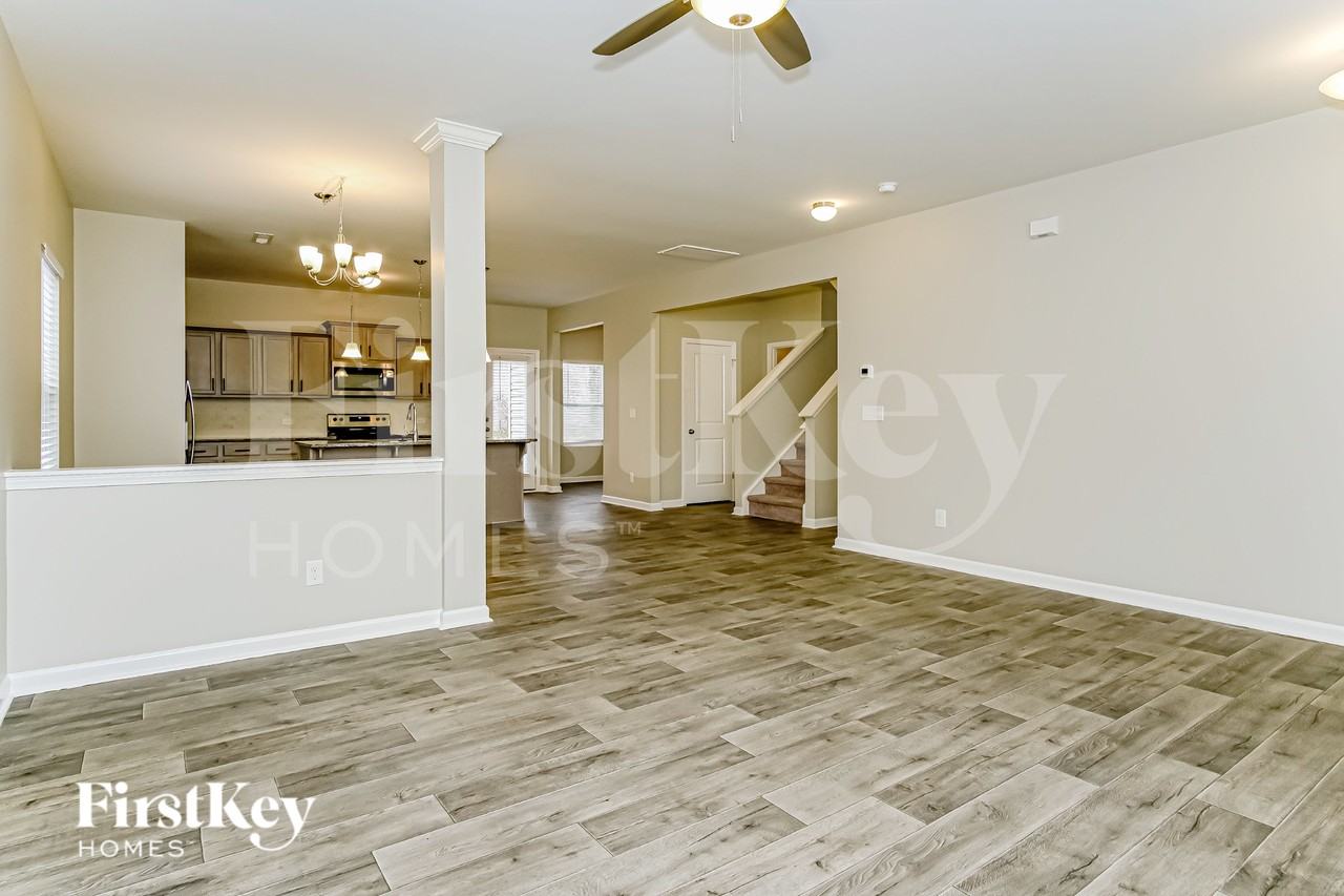 309 Connect Dr - Photo 3 of 18