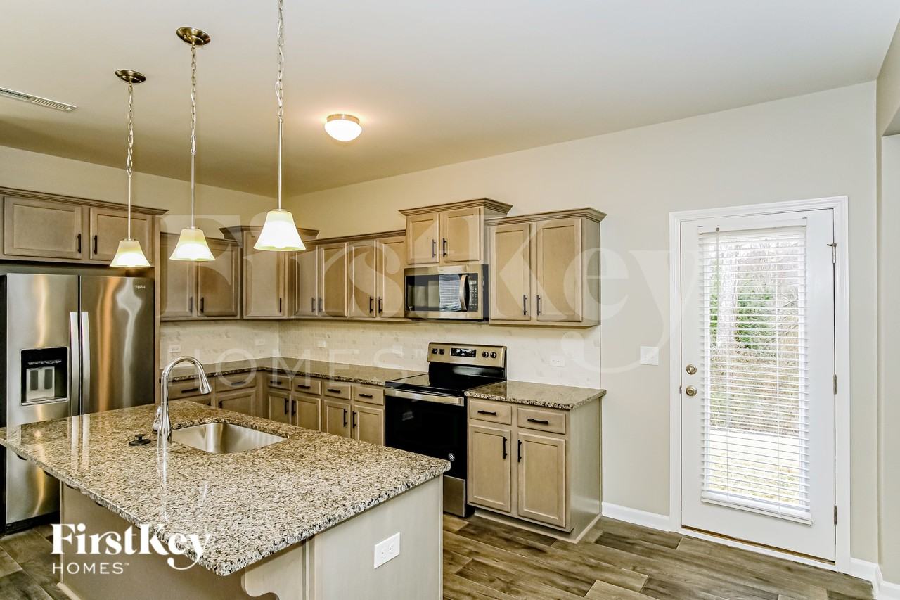 309 Connect Dr - Photo 5 of 18
