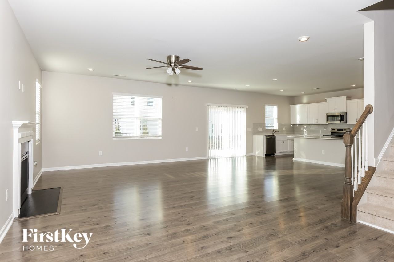 304 Whispering Wind Way - Photo 2 of 15