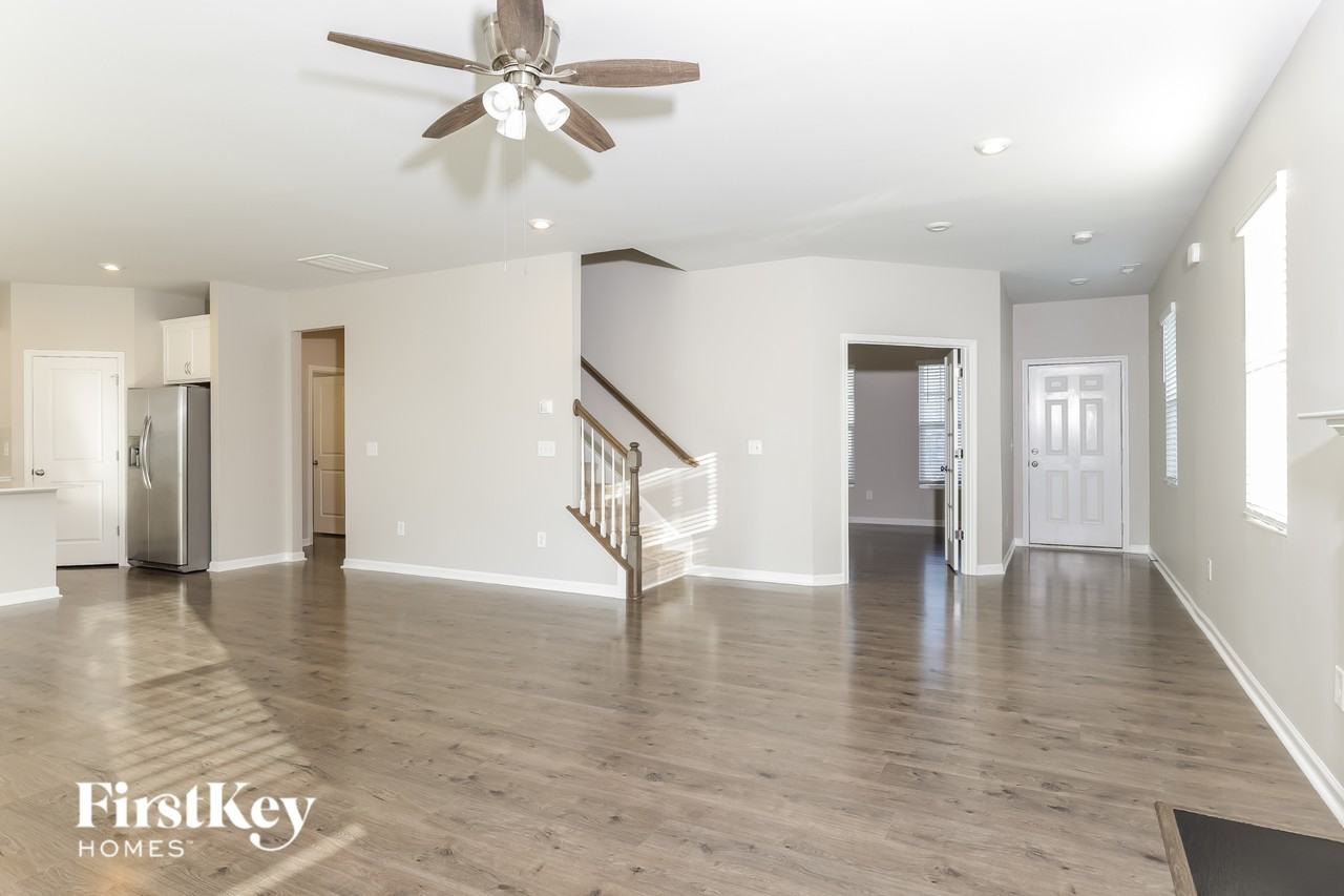 304 Whispering Wind Way - Photo 3 of 15