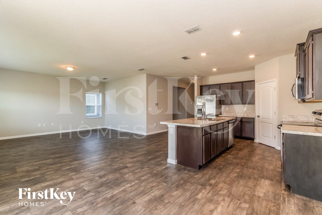 8369 Cape Fox Dr - Photo 3 of 15