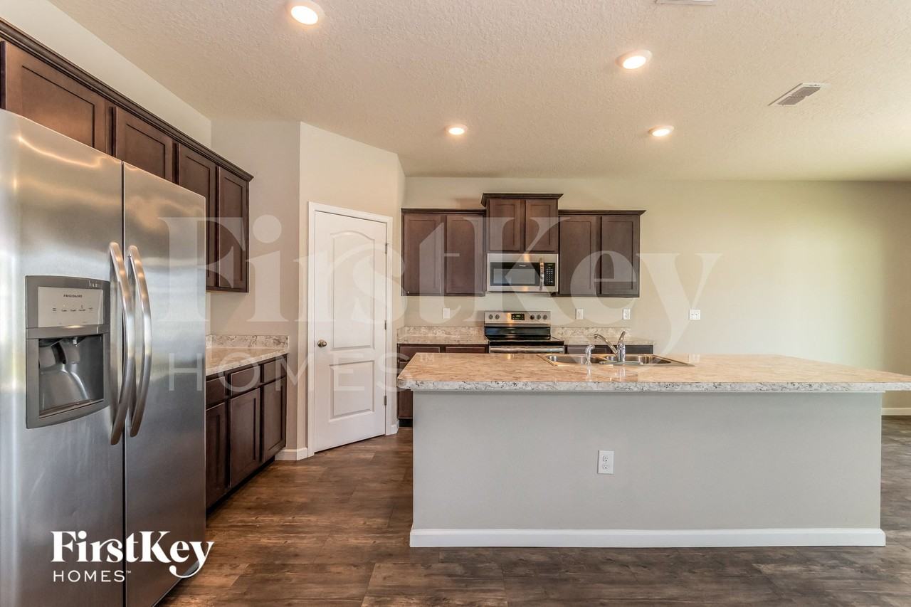 8369 Cape Fox Dr - Photo 5 of 15