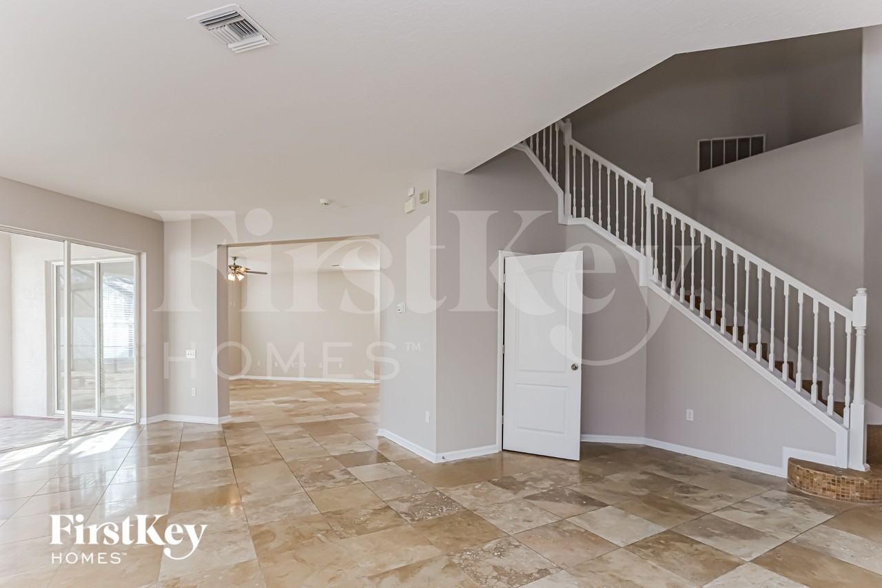 1918 Heartland Cir - Photo 3 of 15
