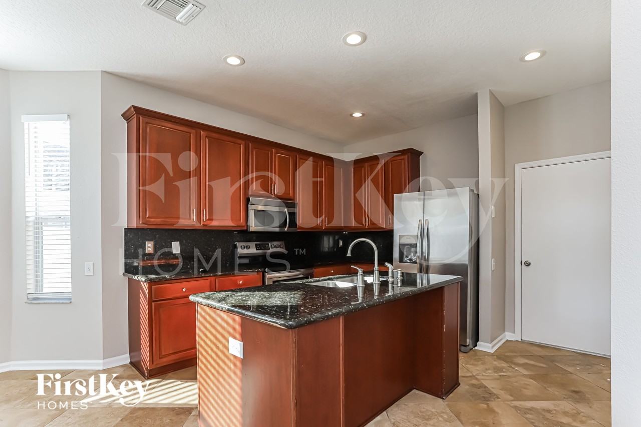 1918 Heartland Cir - Photo 4 of 15