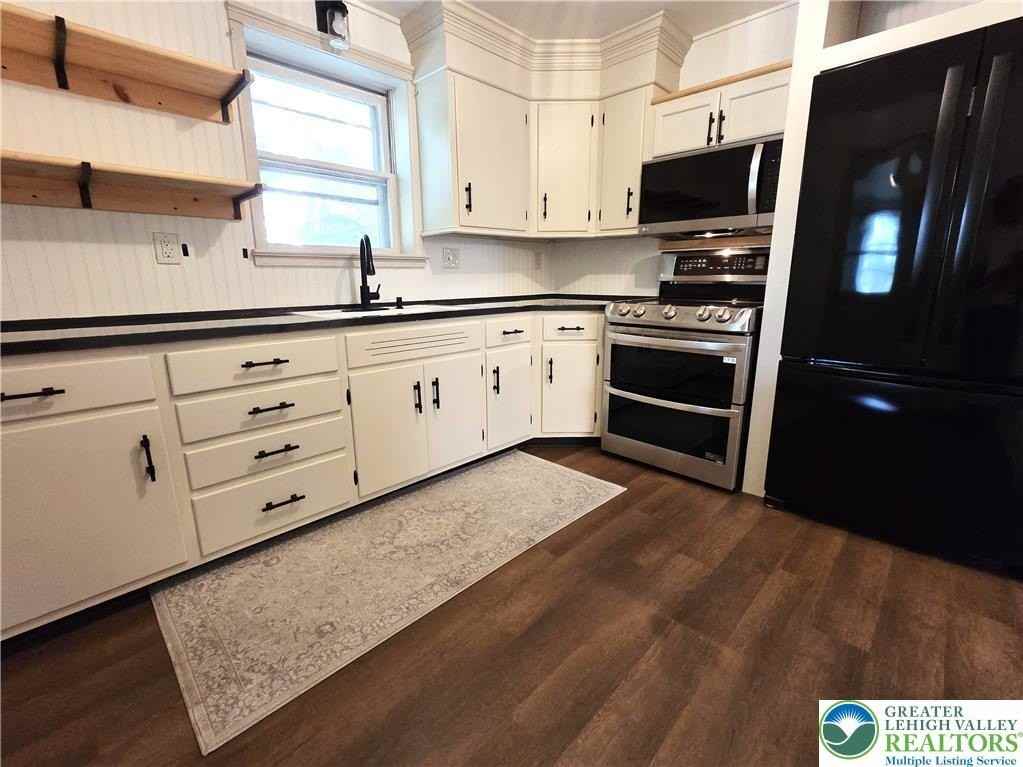 735 W Broad St - Photo 4 of 16