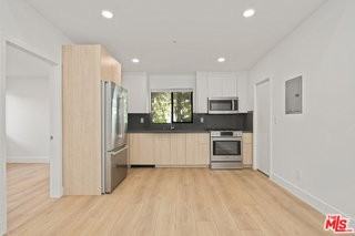 2918 3rd St #6 - Photo 3 of 8