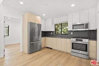 2918 3rd St #6 - Photo 4 of 8