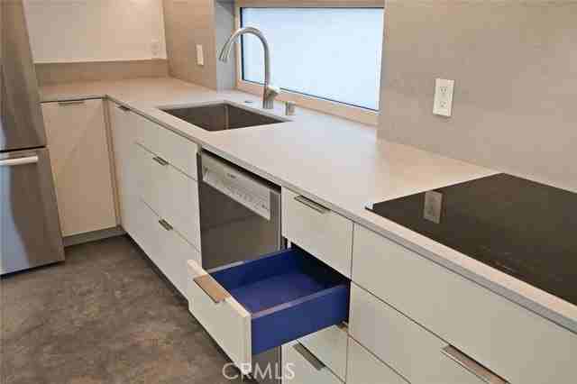 12527 Wagner St - Photo 3 of 8