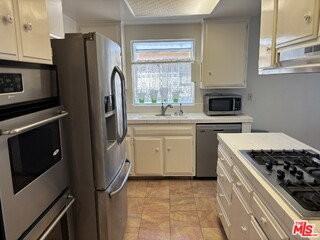 12520 Sanford St - Photo 6 of 8