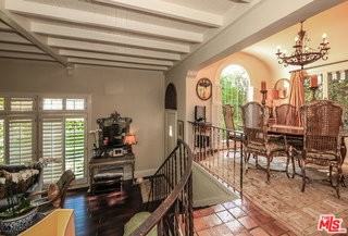 1367 N Beverly Dr - Photo 4 of 8
