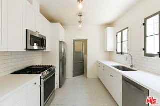 1136 S Hayworth Ave - Photo 7 of 8