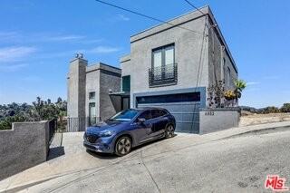 6852 Woody Trl - Photo 2 of 8