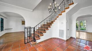 333 S Roxbury Dr - Photo 2 of 8