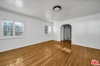 333 S Roxbury Dr - Photo 3 of 8