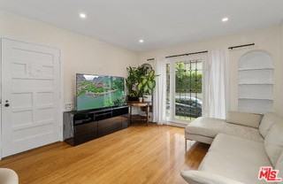 8472 Oakwood Ave - Photo 2 of 7