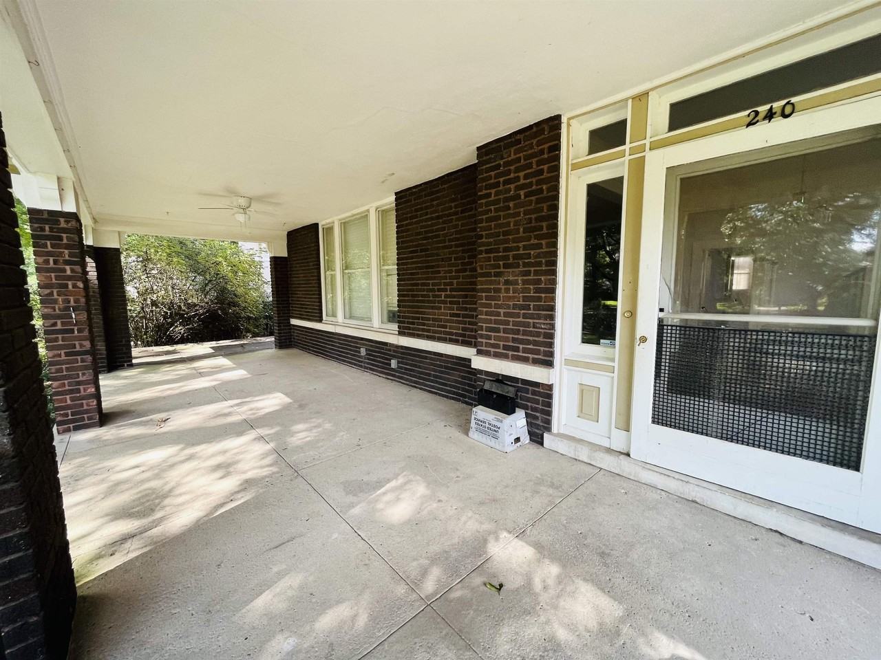 240 S Belvedere Blvd - Photo 3 of 24