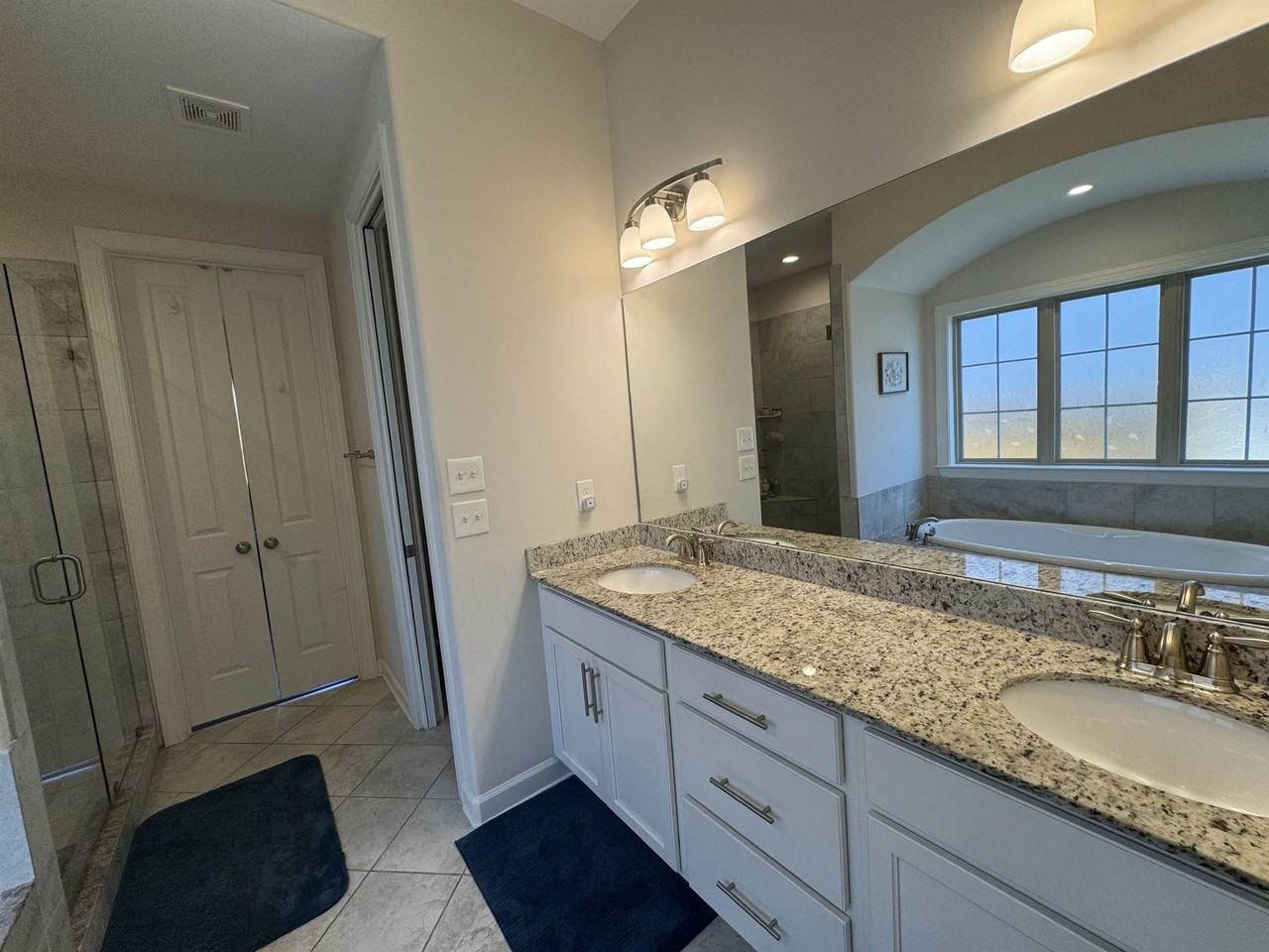 4726 Emmas Cir E - Photo 5 of 10