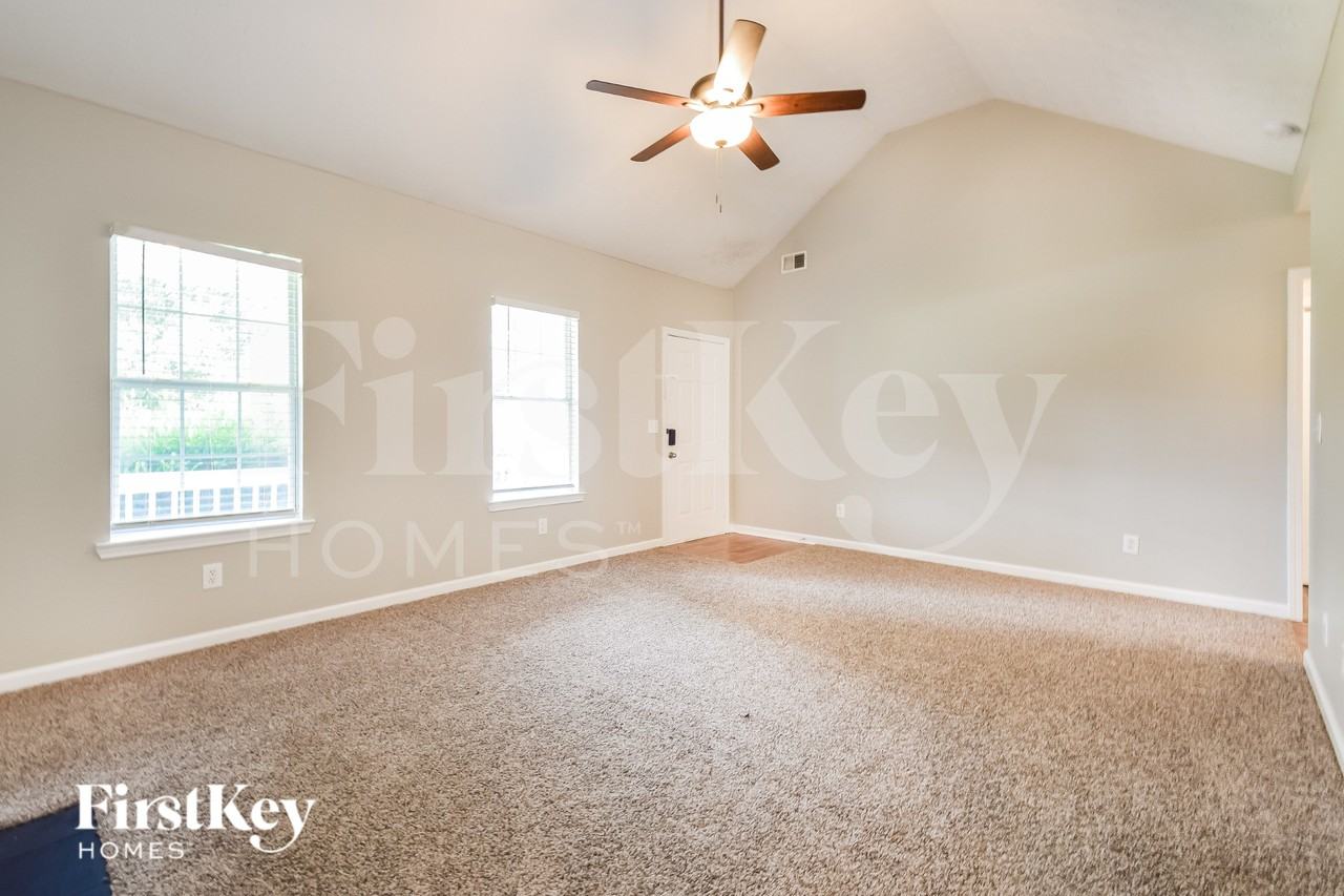 250 Berkshire Dr - Photo 2 of 16