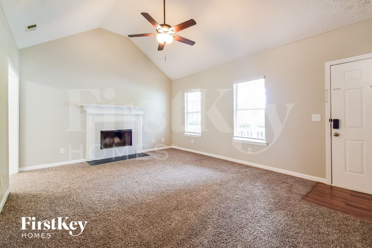 250 Berkshire Dr - Photo 3 of 16