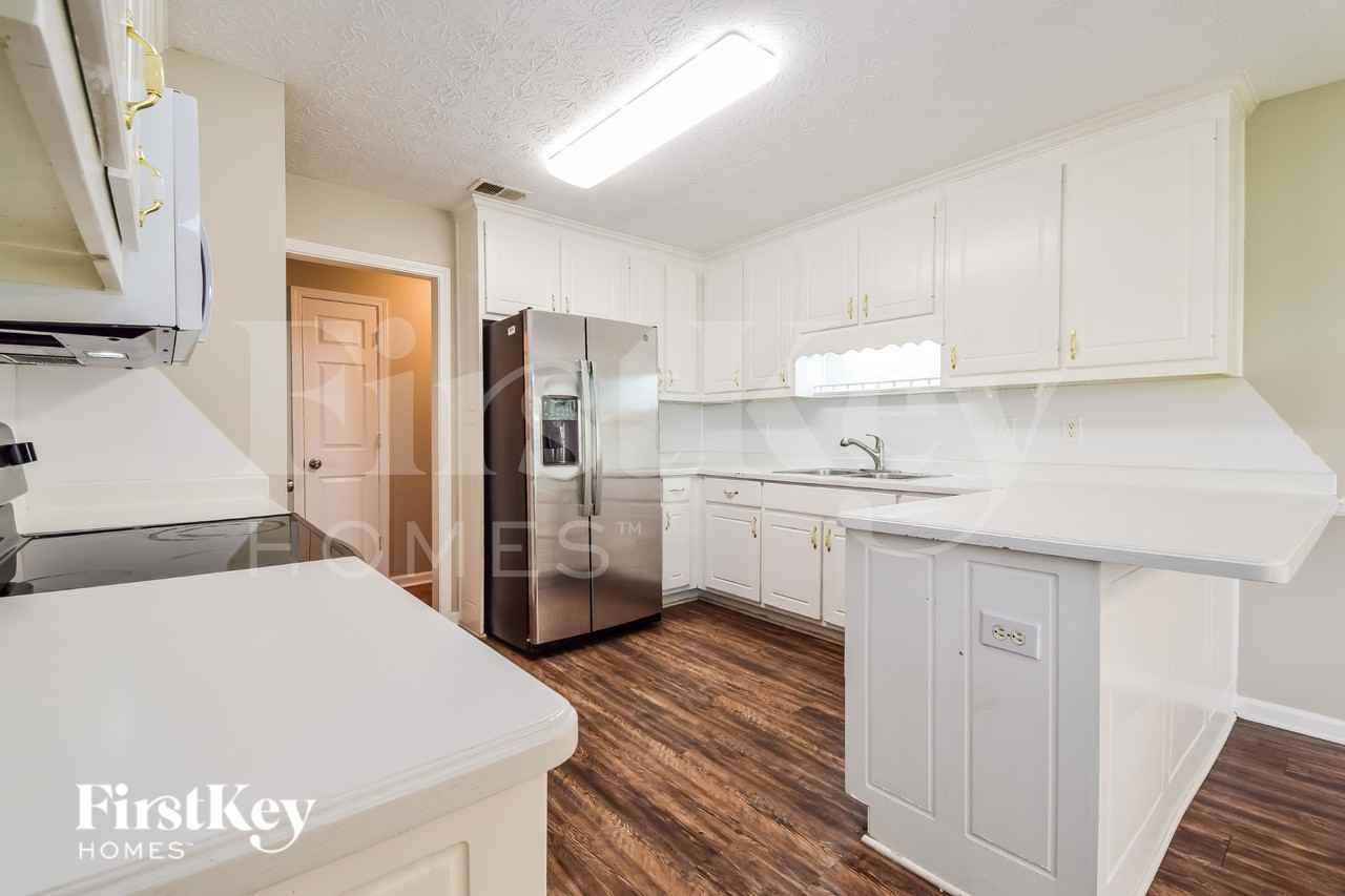 250 Berkshire Dr - Photo 6 of 16