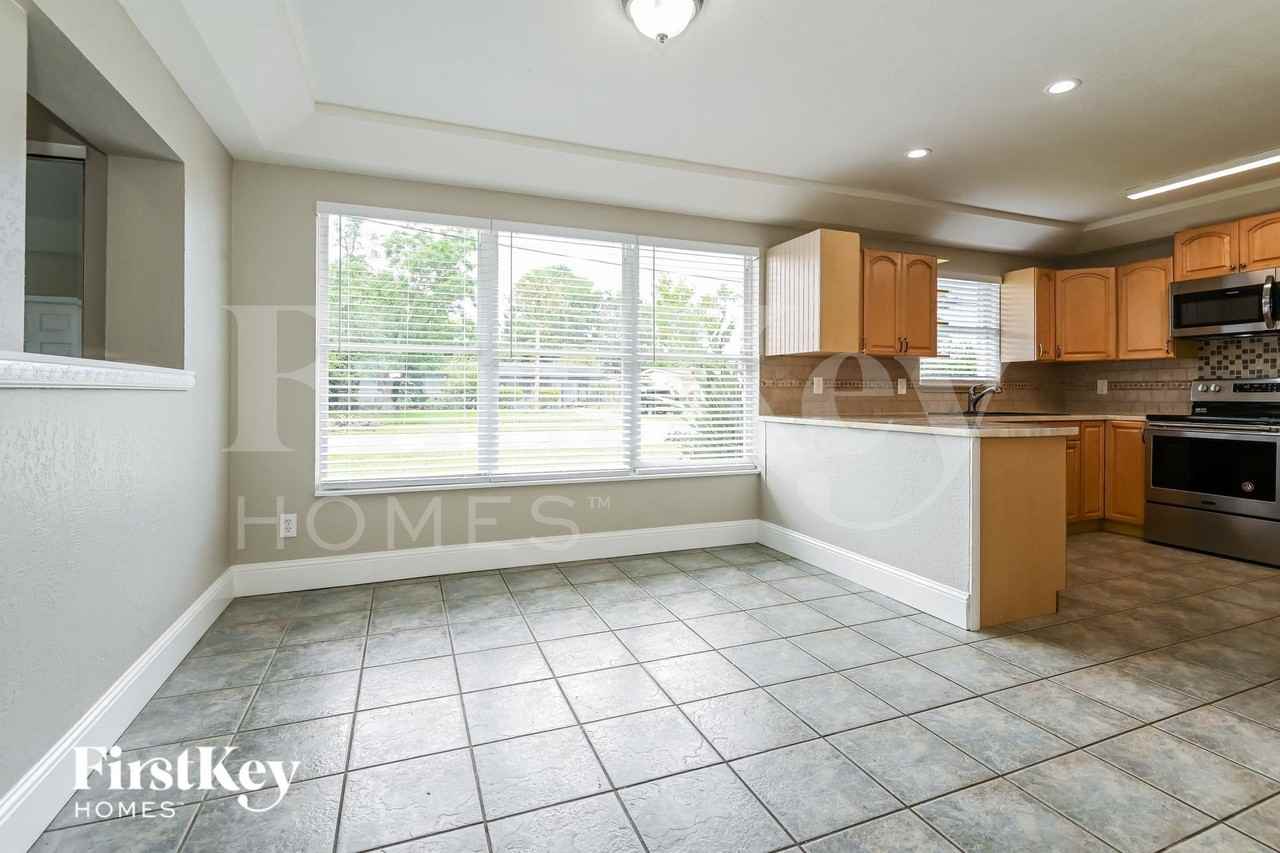 10847 Dulawan Dr - Photo 6 of 15