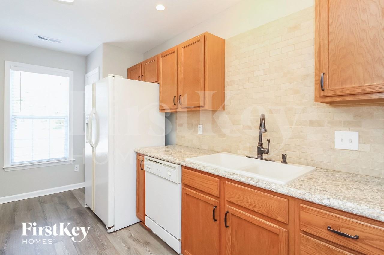 2648 Wynbrook Dr - Photo 6 of 15