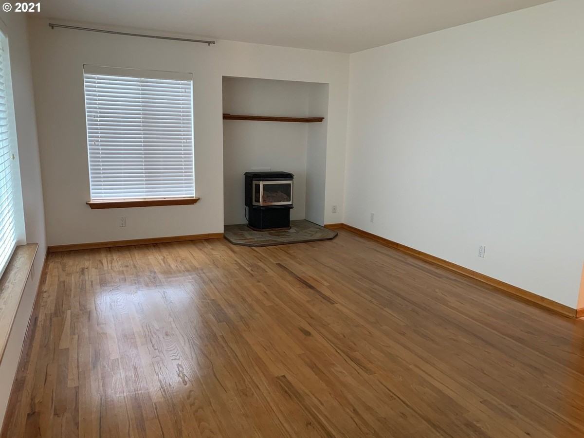 2101 E 6th St #2101 - Photo 6 of 13