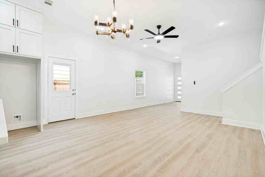 8011 Doreen Ave #1 - Photo 3 of 12