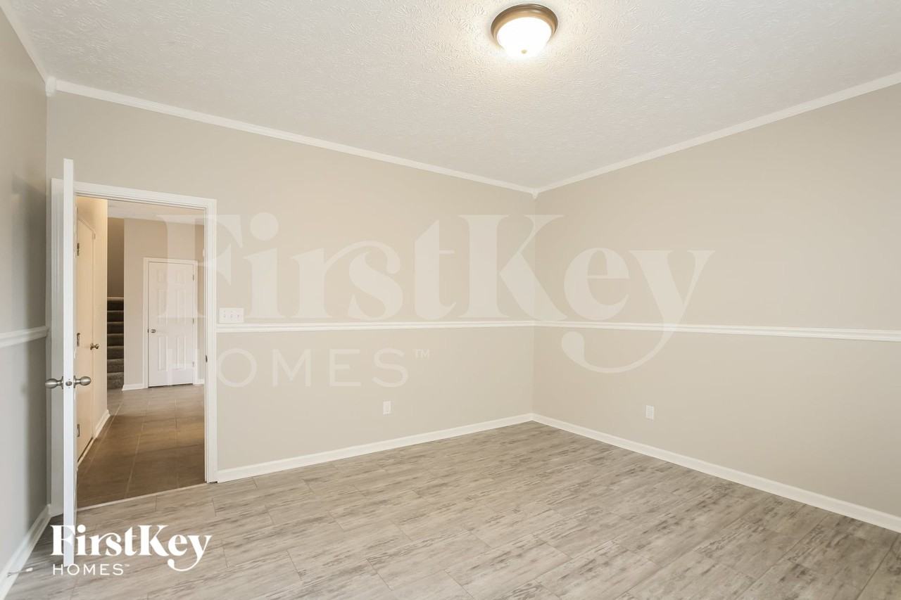 3268 Bristlecone Ct - Photo 4 of 15