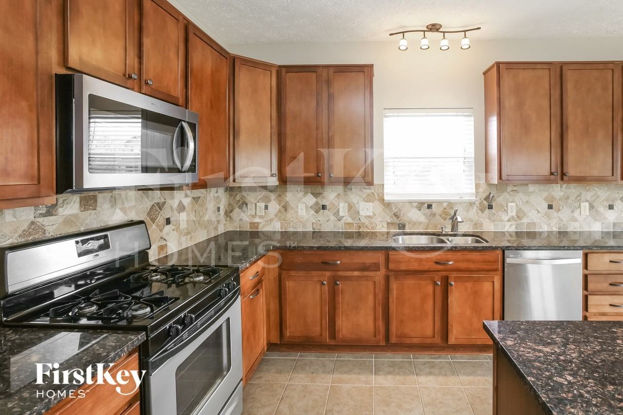3268 Bristlecone Ct - Photo 5 of 15