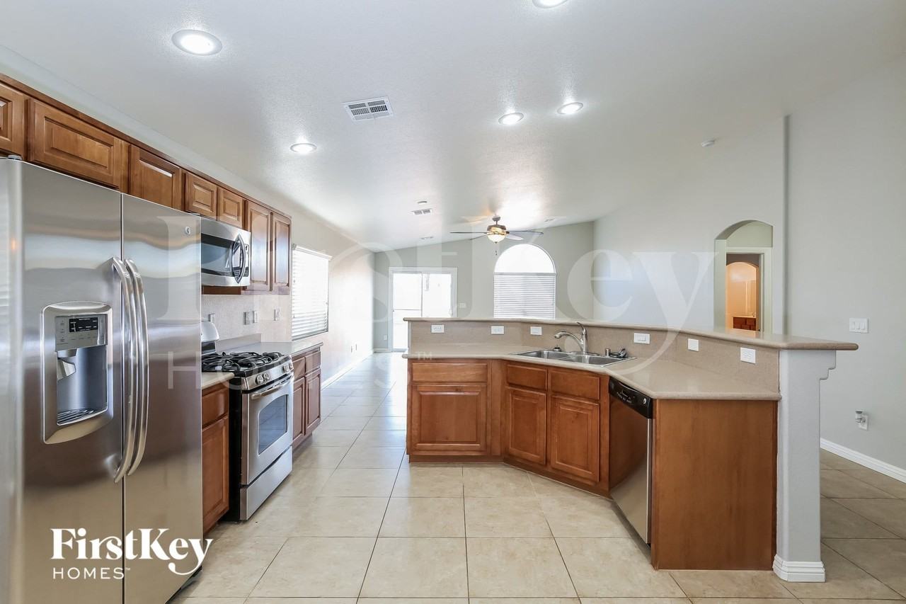 4532 Silverwind Rd - Photo 6 of 15